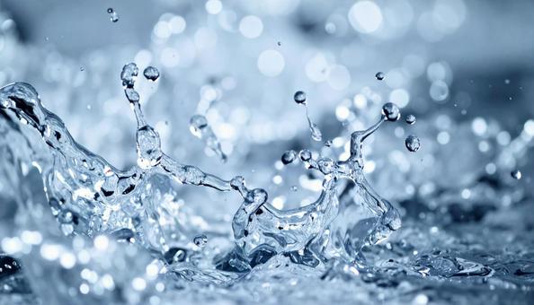 スローモーションの水の流れの写真