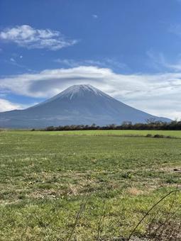 朝霧高原と富士山 朝霧高原と富士山の写真