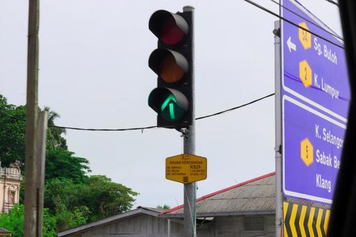 Photo, signal machine, a red light, green light, 