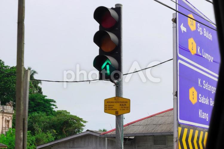 マレーシアの信号機 信号機,赤信号,青信号の写真素材