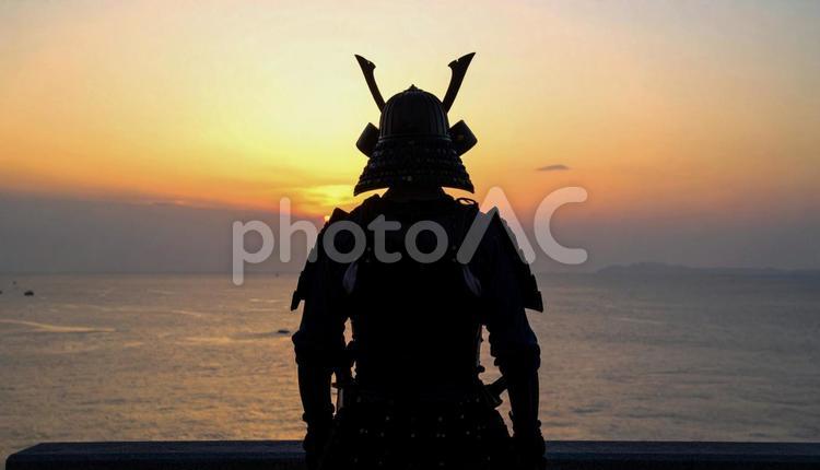 夕陽を眺める武士 武士,侍,歴史の写真素材