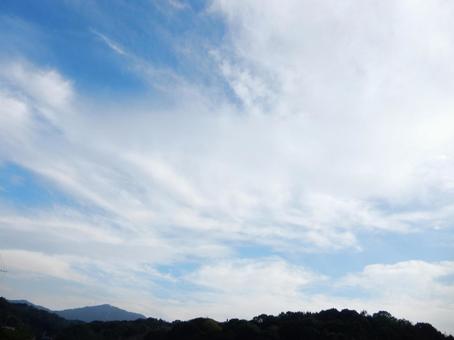【空の写真】秋空 【空の写真】秋空 秋空,空,雲の写真素材