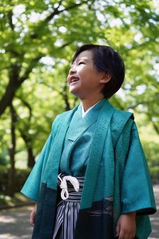七五三の着物姿の5歳の日本人の男の子 七五三の着物姿の5歳の日本人の男の子 子供,子ども,七五三の写真素材