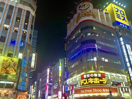 新宿歌舞伎町の夜① 新宿歌舞伎町の夜①の写真