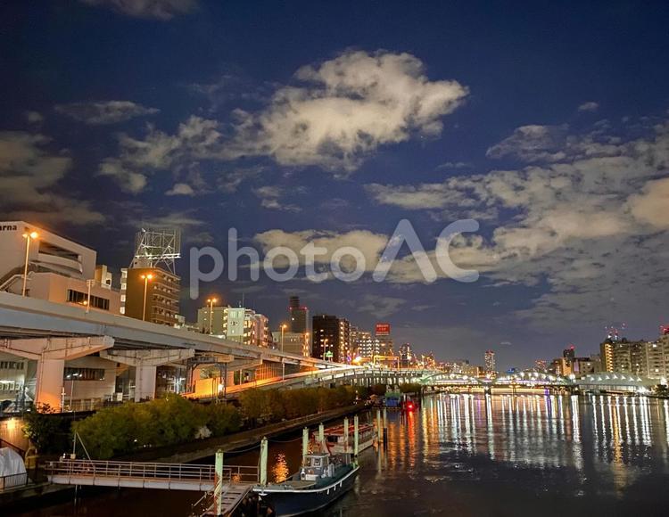 隅田川　夜景　ライトアップ　船着場 隅田川,夜,夜景の写真素材