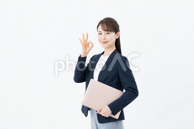 OKサインのビジネスウーマン ok,成功,ビジネスウーマンの写真素材