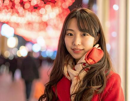 イルミネーションと彼女の写真