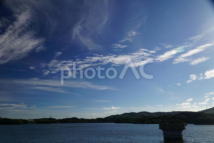 貯水池の風景 太陽,日差し,水面の写真素材