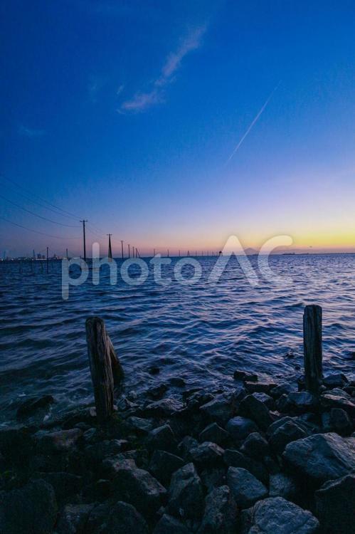 海中電柱 久津間海岸,電柱,木更津の写真素材