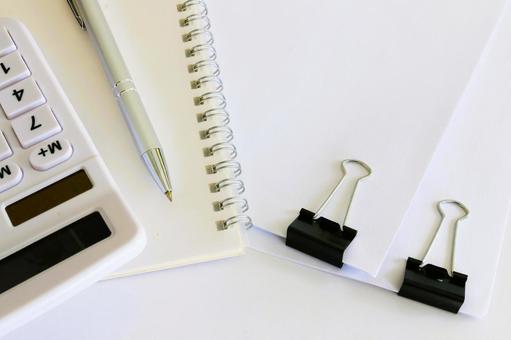 ビジネスイメージ 書類作成 デスクワーク ビジネスイメージ 書類作成 デスクワーク ビジネスイメージ,デスクワーク,書類作成の写真素材
