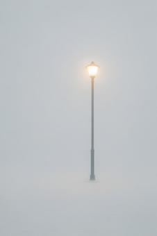 雪霧の街灯の写真
