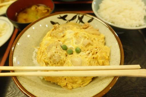 親子丼定食 親子丼定食の写真