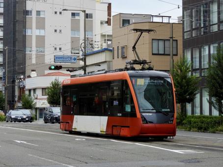 伊予鉄城南線を走行するモハ5000形 伊予鉄城南線を走行するモハ5000形 伊予鉄,伊予鉄道,市内線の写真素材