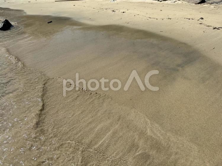 波打ち際の砂浜 砂浜,波打ち際,綺麗な海の写真素材