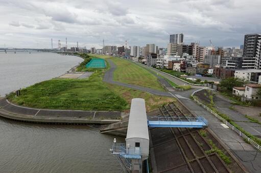 荒川河川敷 荒川河川敷 荒川,河川敷,東京の写真素材