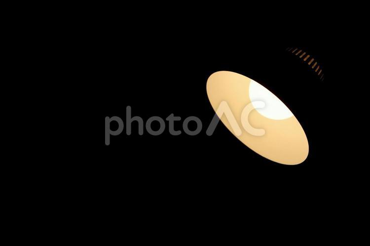 暗闇を照らすライト ライト,ランプ,照明の写真素材