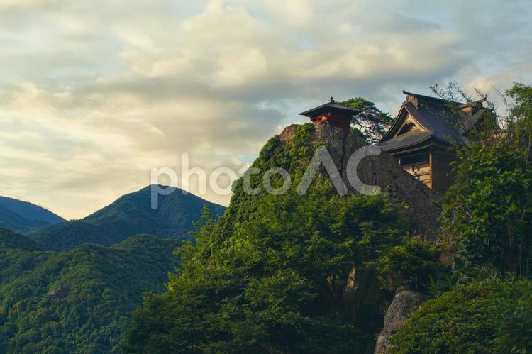 天空の寺院、山形の山寺が見せる絶景 山形,山寺,立石寺の写真素材