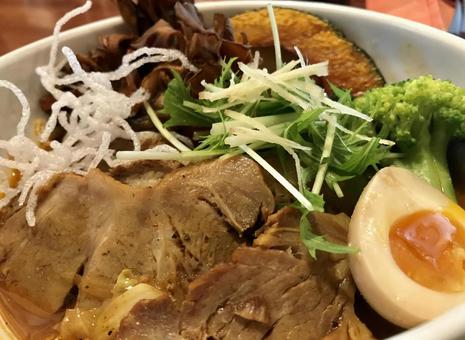 具だくさんチャーシュー丼 丼ぶり,チャーシュー,半熟卵の写真素材