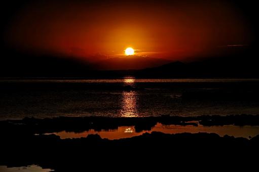 <Goto scenery> A summer morning sun rising from the sea, JPG <Goto scenery> A summer morning sun rising from the sea, JPG