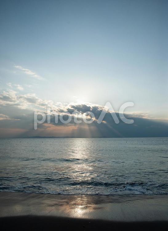 海　夕暮れ 海,夕暮れ,夕焼けの写真素材