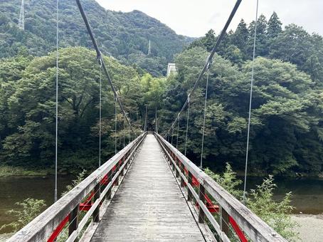 恋のつり橋 2  真っ直ぐな道 恋のつり橋 2  真っ直ぐな道 恋のつり橋,す,吊り橋の写真素材