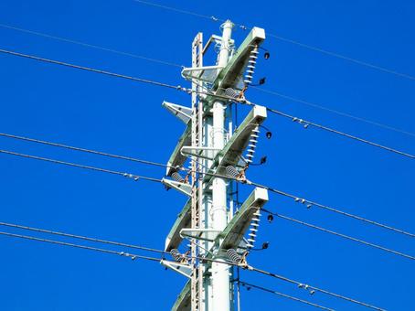 大切なインフラ・送電鉄塔 大切なインフラ・送電鉄塔 鉄塔,送電線,碍子の写真素材