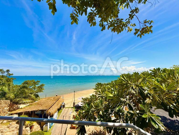 パタヤのビーチと海の見晴らし 青空,空,ブルースカイの写真素材