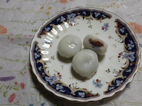 餡の白玉だんご 餡の白玉だんごの写真