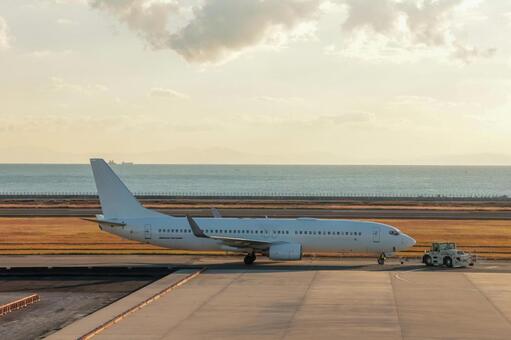 大分空港の静かな朝 飛行機,航空機,旅客機の写真素材