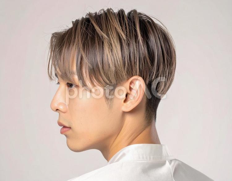 メンズ横顔・おしゃれ髪型 サロンモデル,散髪,若いの写真素材