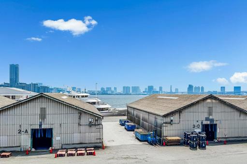Photo, warehouse, sunrise overhead, tokyo harbor, 