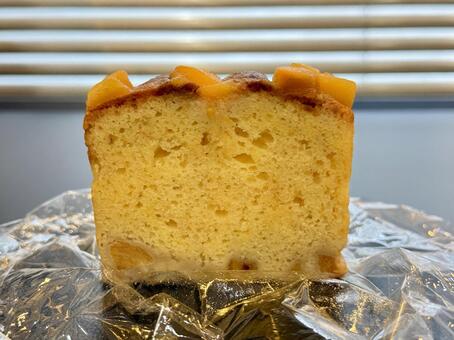 手作りフルーツ入りパウンドケーキ一切れ パン,スポンジ,一切れの写真素材