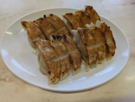 餃子２人前 餃子,ギョウザ,ぎょうざの写真素材