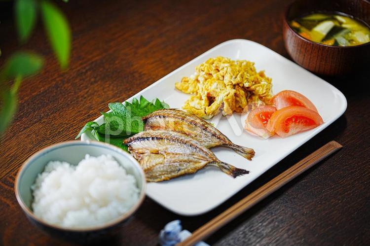 アジの干物の朝ごはん 食事,食卓,朝ごはんの写真素材