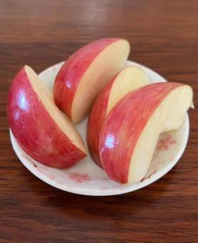 R7.09.19　カットりんごサン津軽 カットりんご,りんごサン津軽,りんごの写真素材