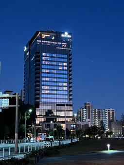 日没後のビル 夜,夜景,風景の写真素材