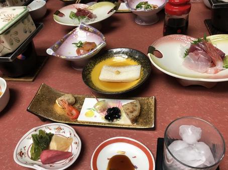 旅館の食事 懐石料理 刺身 旅館の食事 懐石料理 刺身の写真