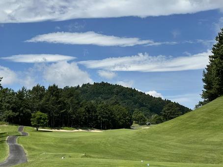 初夏のゴルフ場 初夏のゴルフ場 ゴルフ,コース,青空の写真素材