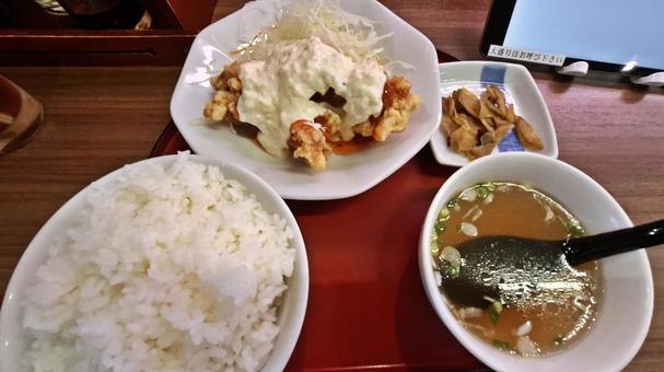 油淋鶏定食 油淋鶏定食 油淋鶏,ユーリンチー,中華料理の写真素材