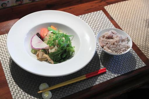 鮮魚の蒸し物（常磐もの）の写真