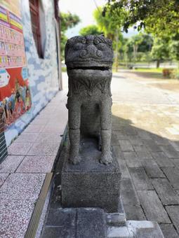 旧豊田神社狛犬 旧豊田神社狛犬 台湾,花蓮,碧蓮寺の写真素材