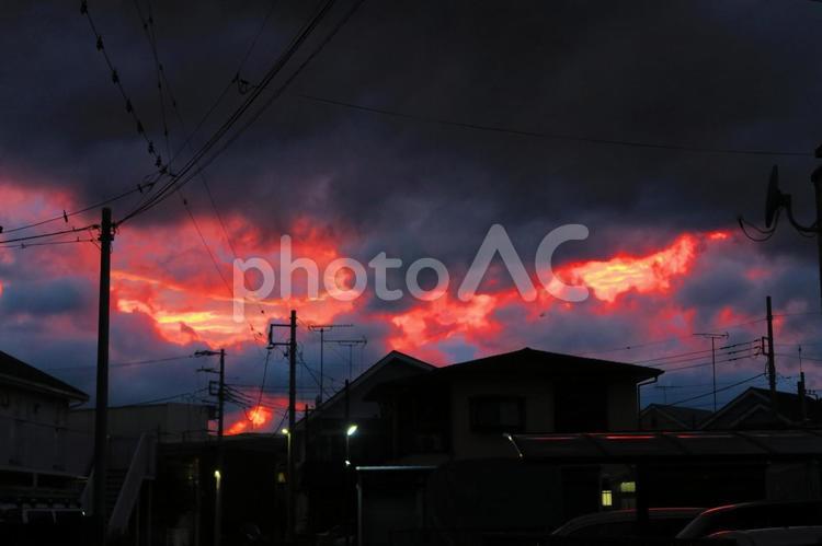 赤い夕暮れ 夕暮れ時,夕暮れ,紅いの写真素材