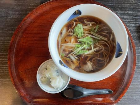 蕎麦 蕎麦 蕎麦,温かい蕎麦,葱の写真素材