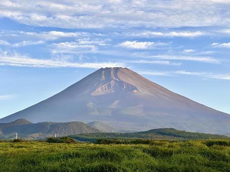 裾野市から見る夏の富士山 裾野市から見る夏の富士山 富士山,空,雲の写真素材
