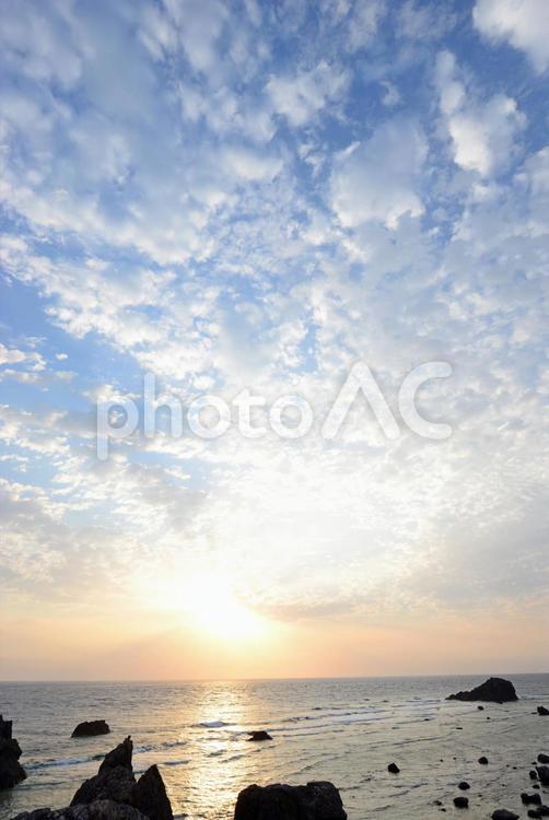 沖縄の美しい海と日の出 沖縄,海,ビーチの写真素材