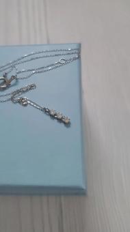 ダイヤ3連ネックレス ネックレス,ダイヤ,ダイヤモンドの写真素材