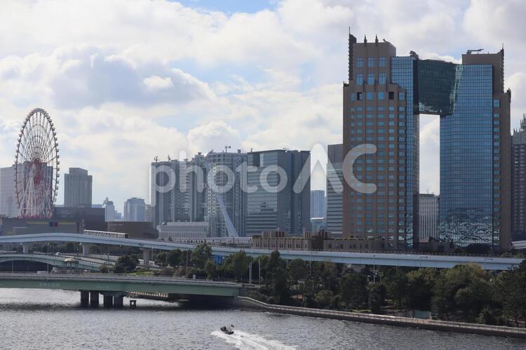 東京ビッグサイトからの風景　夏05 お台場,tftビル,観覧車の写真素材