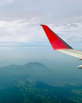 飛行機から眺める大山 飛行機から眺める大山 大山,伯耆大山,名峰の写真素材