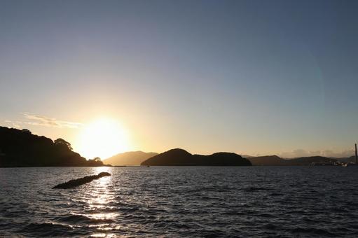 夕日が沈む周防灘 夕日が沈む周防灘の写真