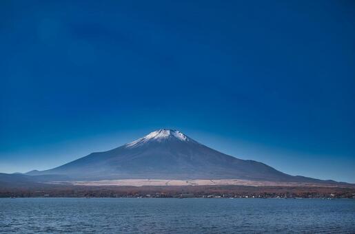 晩秋の山中湖と富士山 空,富士山,風景の写真素材